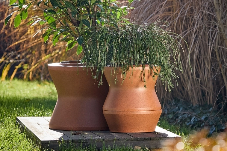 Donice w nowoczesnym odcieniu rdzy Monumo